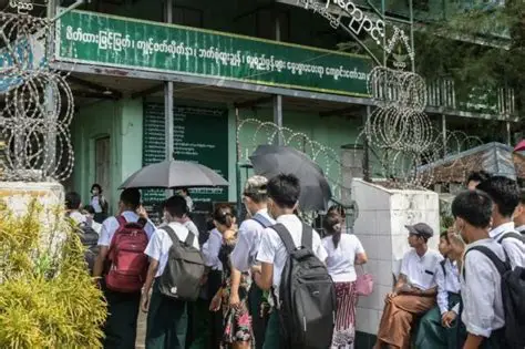 缅甸基础中小学新学年开学了