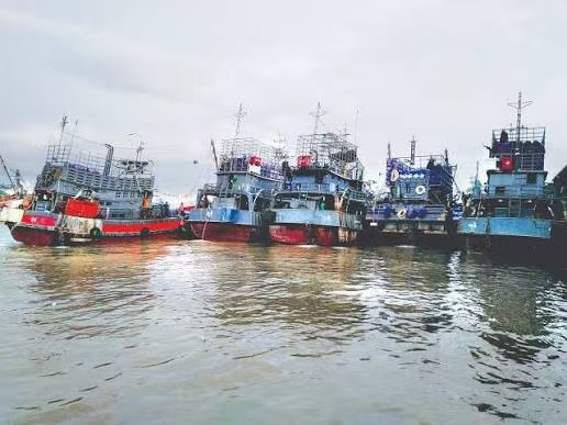 缅甸海域内禁渔期即将结束提前允许远洋捕鱼船出海捕鱼